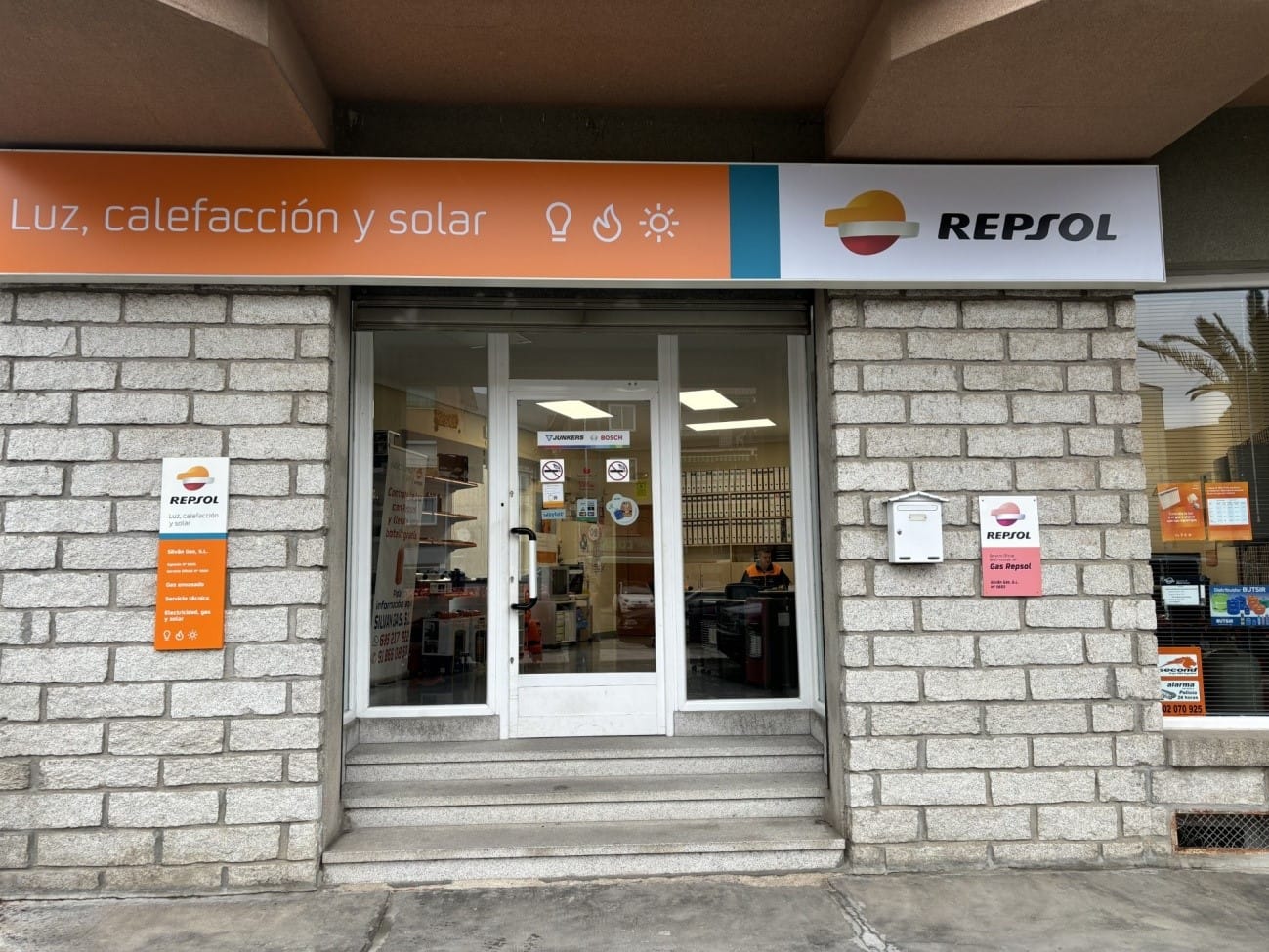 Silvan gas, S.L. Distribuidor de gas repsol imagen acceso oficina de Silvan Gas